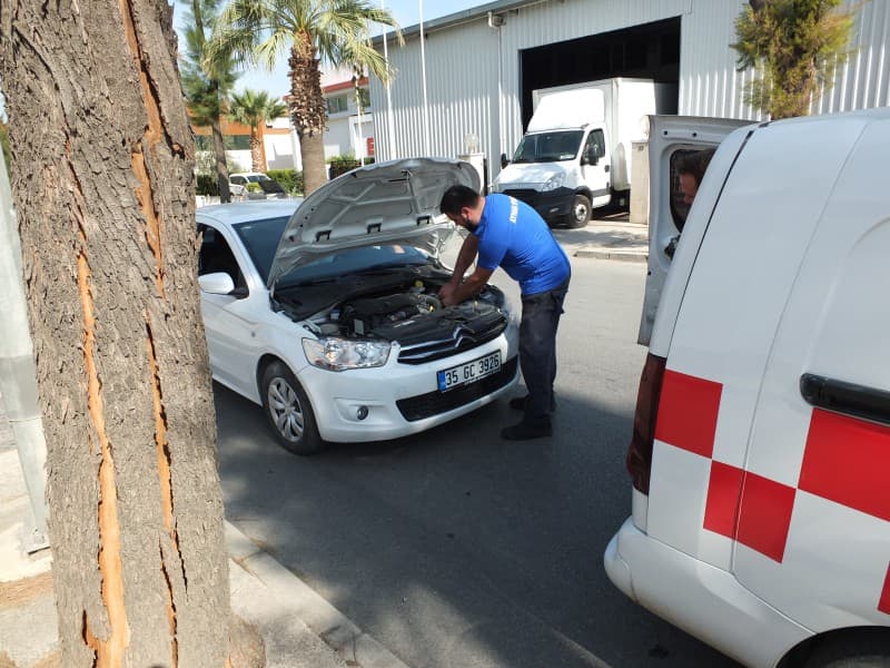Çiğli'de Ticari Araç Servisleri